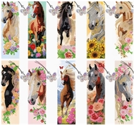 10 bogmærker med heste I 20 x 5,5 cm.